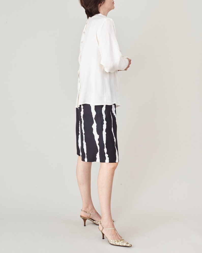 Handmade 100% Silk Shorts for Women - Black and White, Bold Abstract Print, Elegant Bermuda Style with High Waist and Pleats FTN16_119SIL