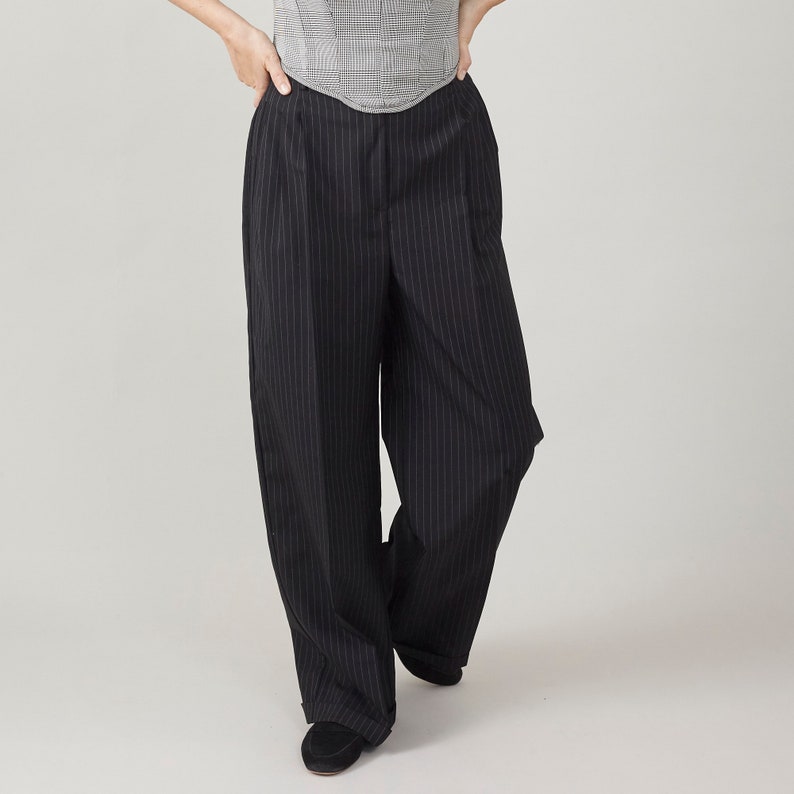 100% Wool Pinstripe Women Pants, Custom Black Trousers, High Rise, Pleats, Loose Fit Tailored Bottoms for Transitional Seasons