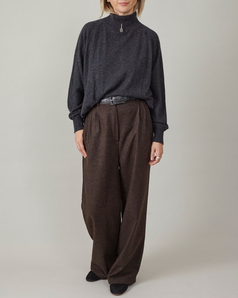 Women's Wool Dress Pants, Wide Leg Tailored Trousers for Winter with Pleats and Cuffed Hem
