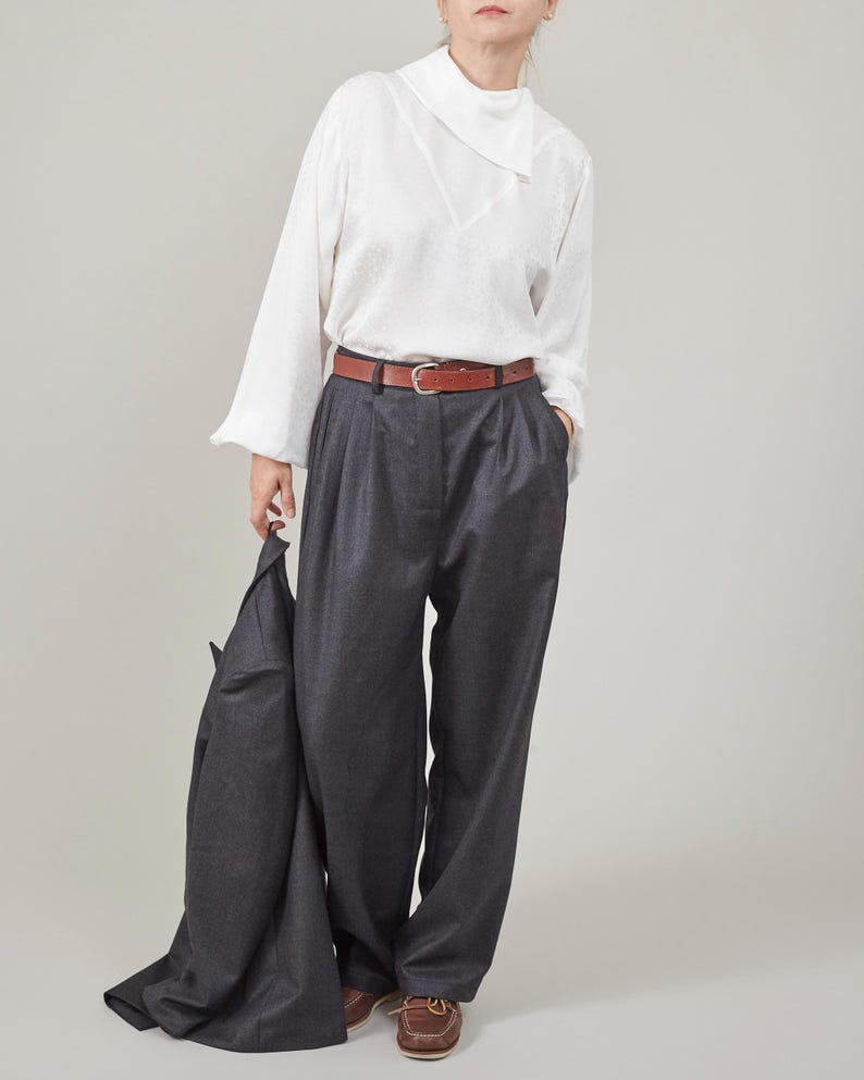 Handmade 100% Wool Pantsuit for Women, Modern, Minimalist Straight Cut Jacket and Hight Waisted Pleated Pants Set, Workwear Power Suit