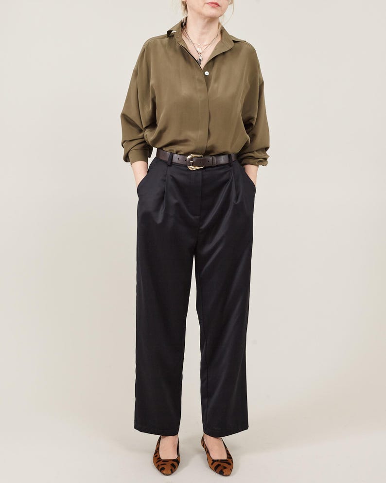 Lightweight 100% Wool Tailored Trousers for Women, Spring-Summer Office Chic High-Waisted Pleated Cropped Pants for Elevated Everyday Wear