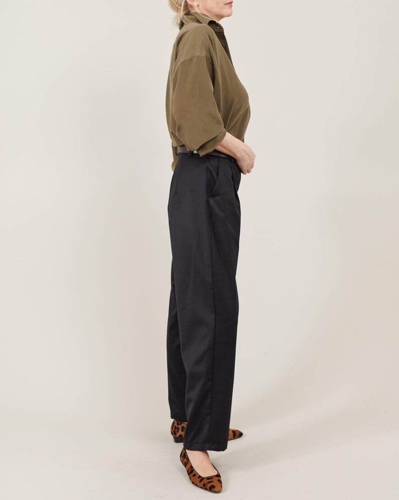 Lightweight 100% Wool Tailored Trousers for Women, Spring-Summer Office Chic High-Waisted Pleated Cropped Pants for Elevated Everyday Wear