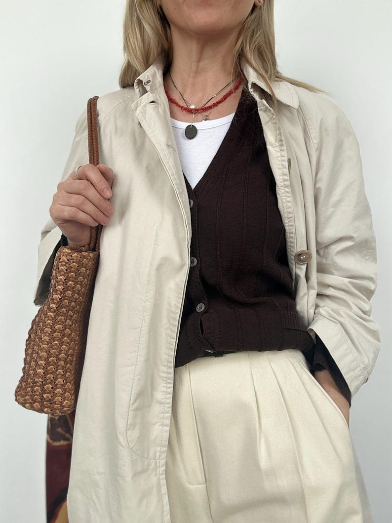 Elegant White Khaki Pants for Women - Tailored, High-Waisted, Versatile Style