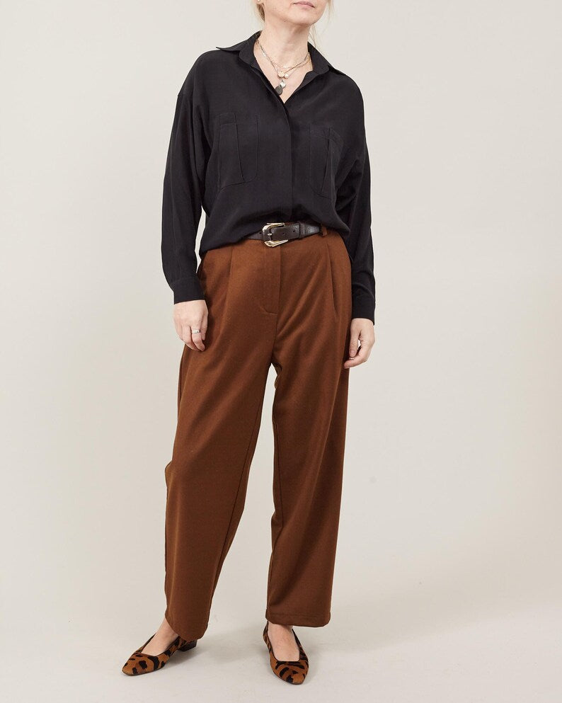 100% Wool Pants for Winter Preppy Outfits, Pleated High Waist Business Trousers, Tapered Crop Cut, Relaxed Fit, Earthy Hues, Chic Patterns