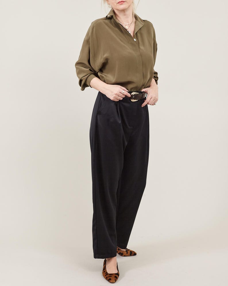 Lightweight 100% Wool Tailored Trousers for Women, Spring-Summer Office Chic High-Waisted Pleated Cropped Pants for Elevated Everyday Wear