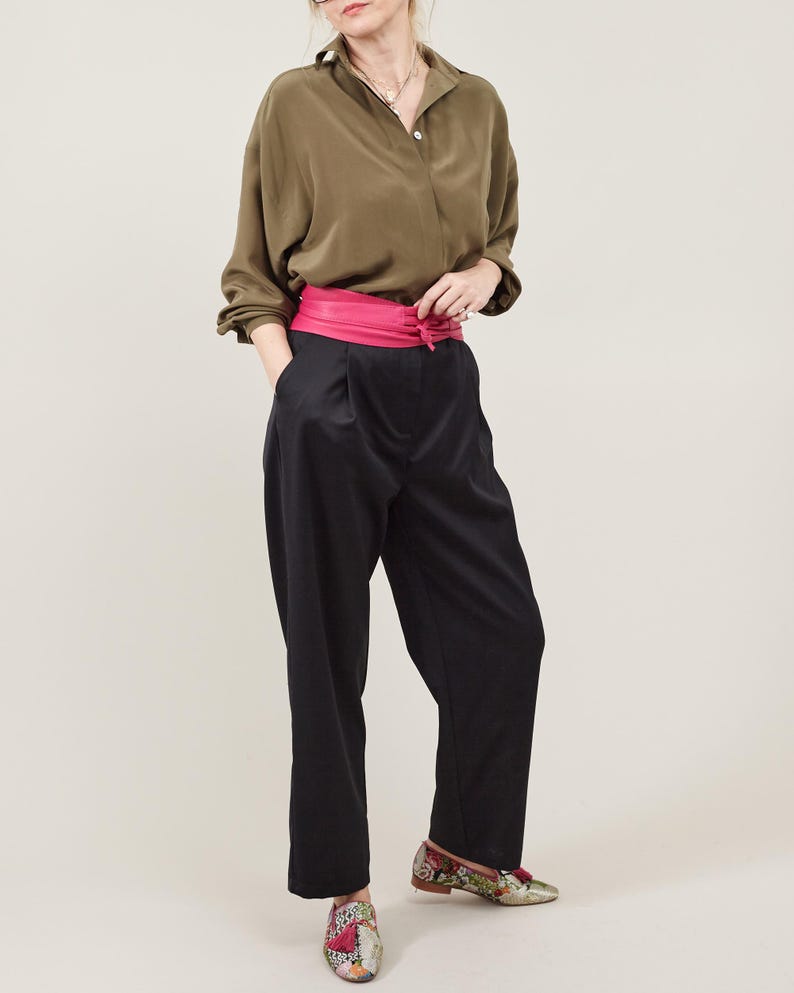 Lightweight 100% Wool Tailored Trousers for Women, Spring-Summer Office Chic High-Waisted Pleated Cropped Pants for Elevated Everyday Wear