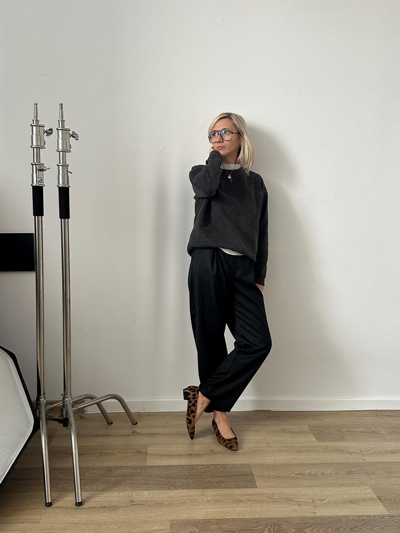 Lightweight 100% Wool Tailored Trousers for Women, Spring-Summer Office Chic High-Waisted Pleated Cropped Pants for Elevated Everyday Wear