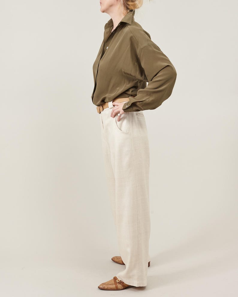 Effortlessly Chic Silk Blouse - Stylish Gift for Her