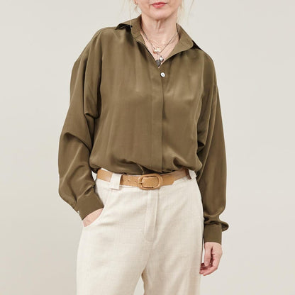 Effortlessly Chic Silk Blouse - Stylish Gift for Her