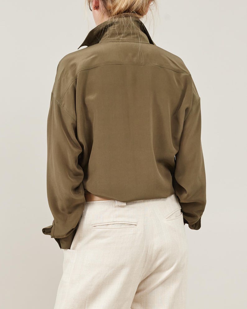 Effortlessly Chic Silk Blouse - Stylish Gift for Her