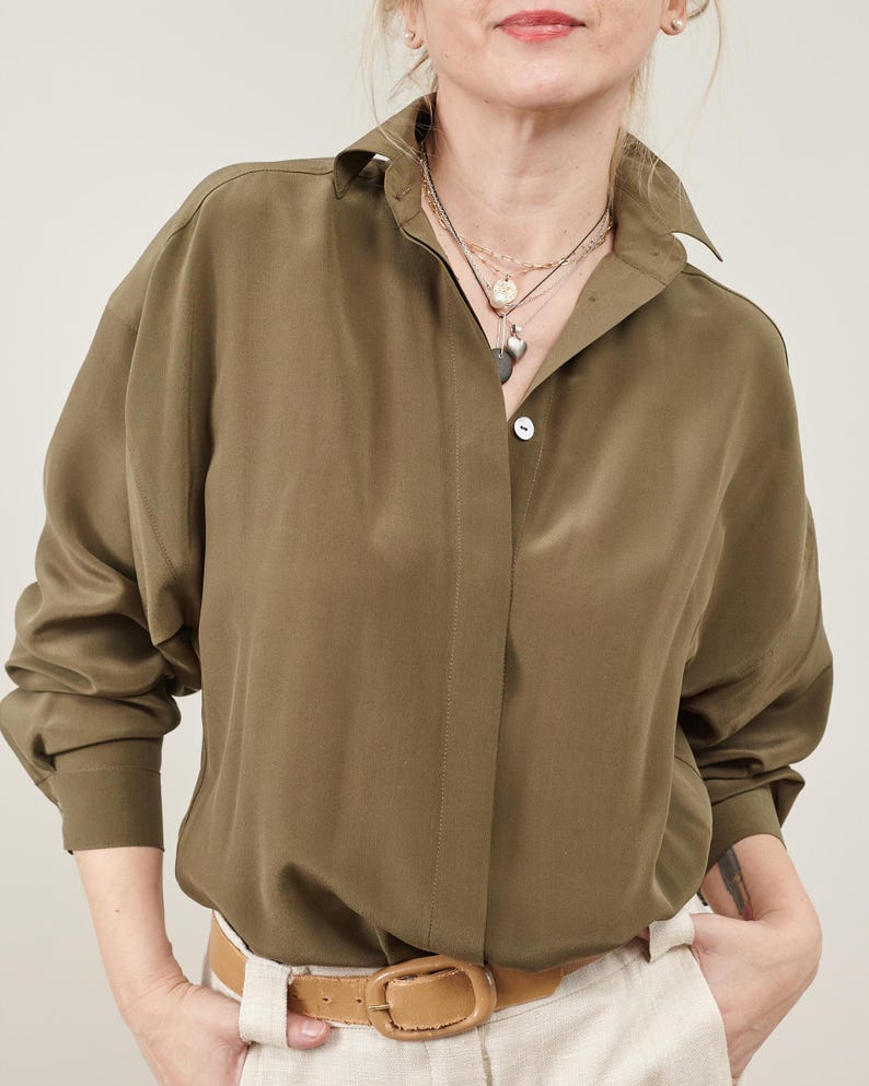 Effortlessly Chic Silk Blouse - Stylish Gift for Her